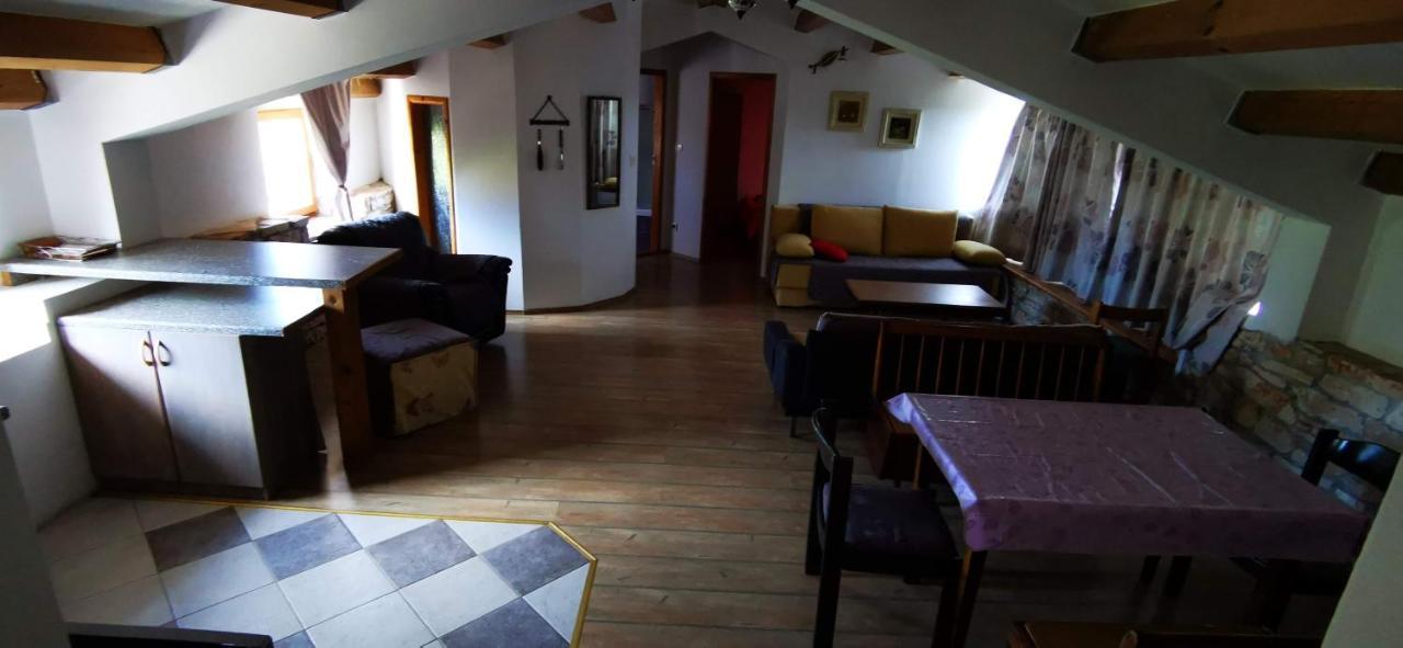 Eti And Mia Holiday Apartments Muntić Екстериор снимка