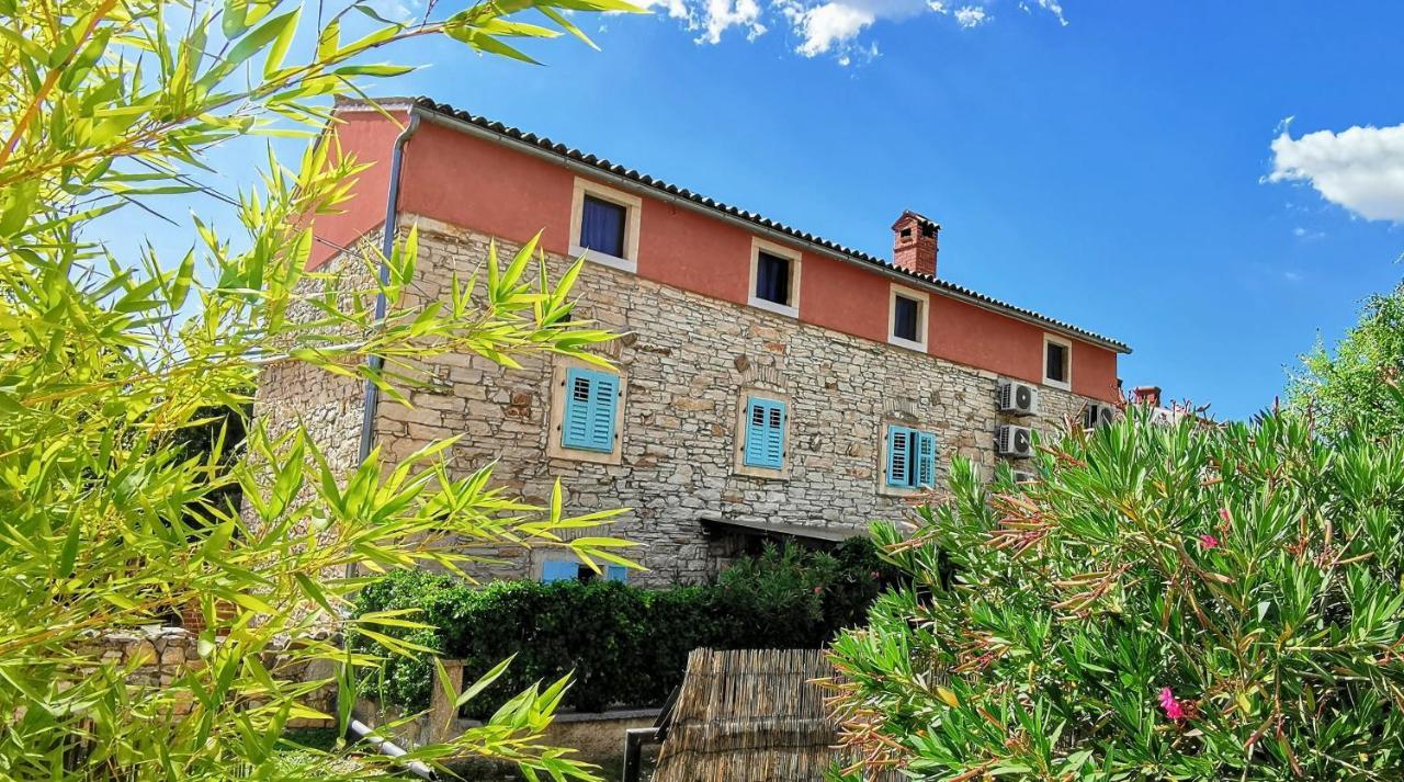 Eti And Mia Holiday Apartments Muntić Екстериор снимка