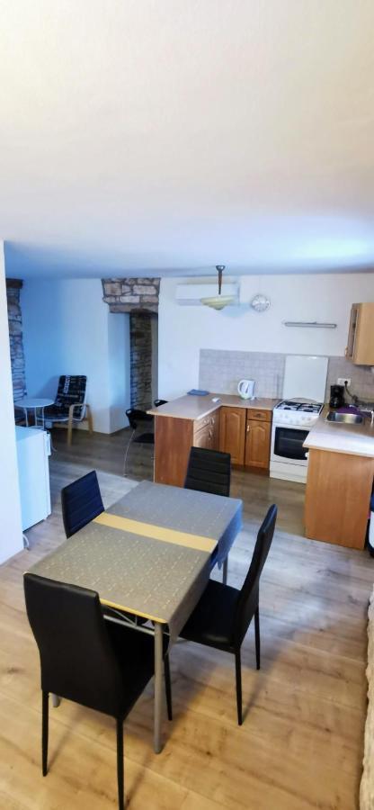 Eti And Mia Holiday Apartments Muntić Екстериор снимка