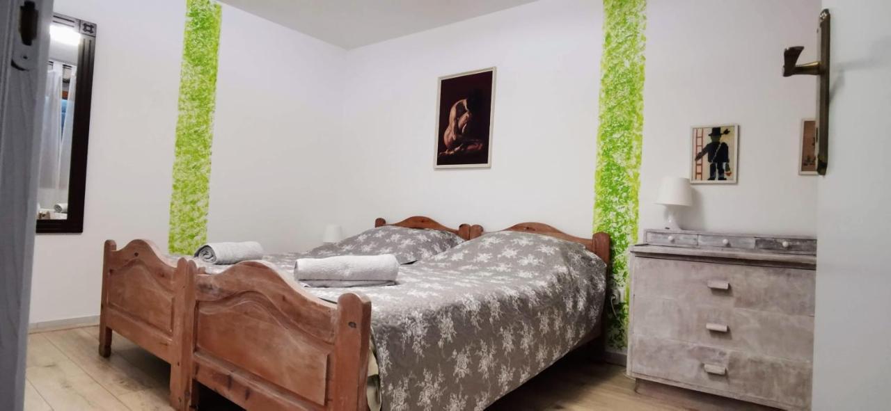 Eti And Mia Holiday Apartments Muntić Екстериор снимка