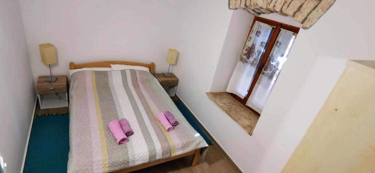Eti And Mia Holiday Apartments Muntić Екстериор снимка